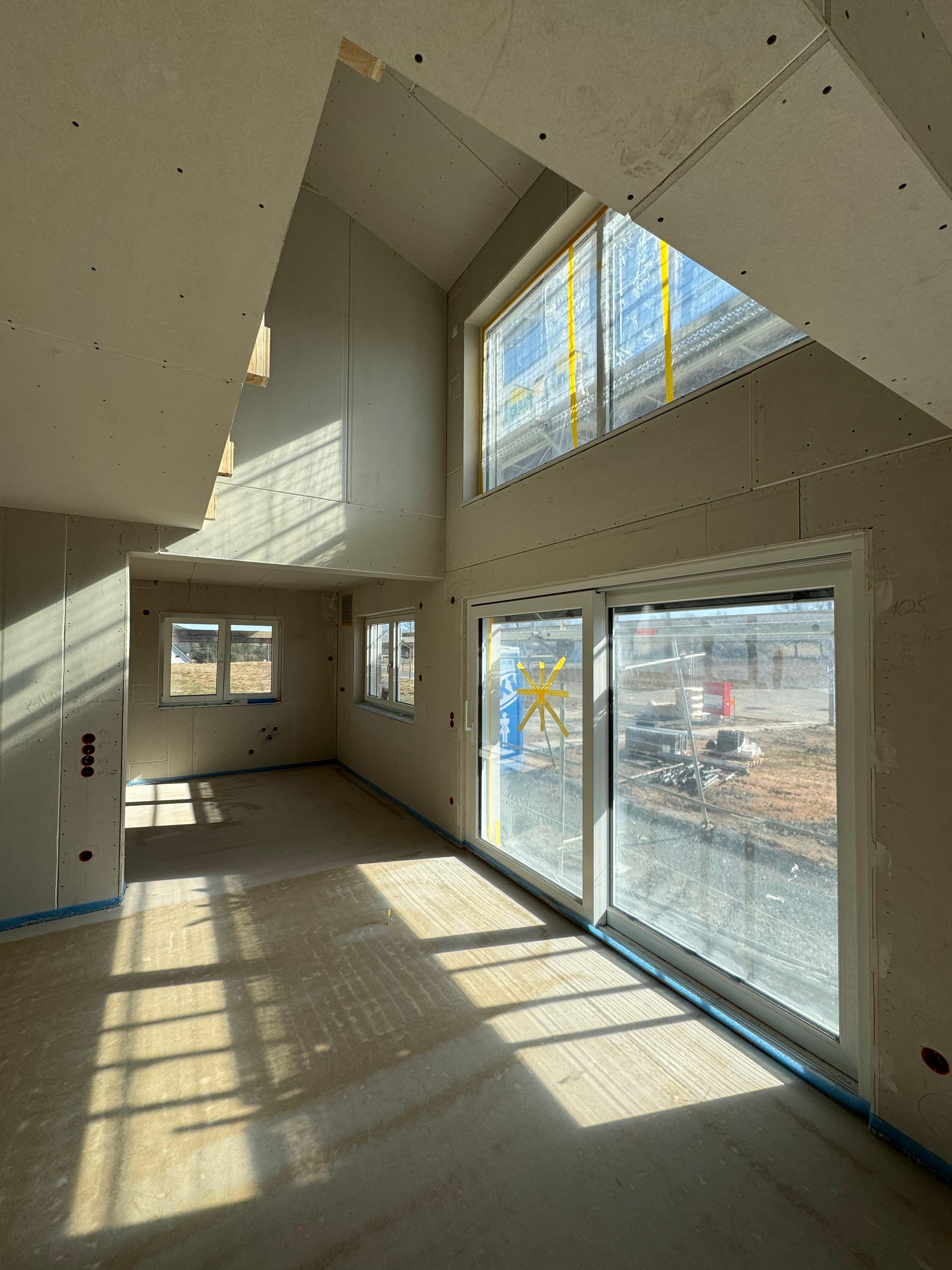 Rohbau Innenansicht – Lichtdurchfluteter Wohnraum WOLF-Haus